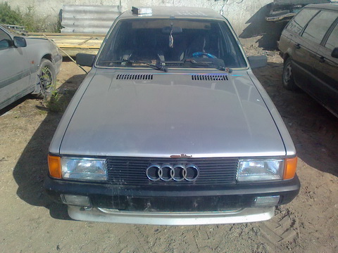 Подержанные Автозапчасти Audi 80 1985 1.6 машиностроение седан 4/5 d.  2012-08-04